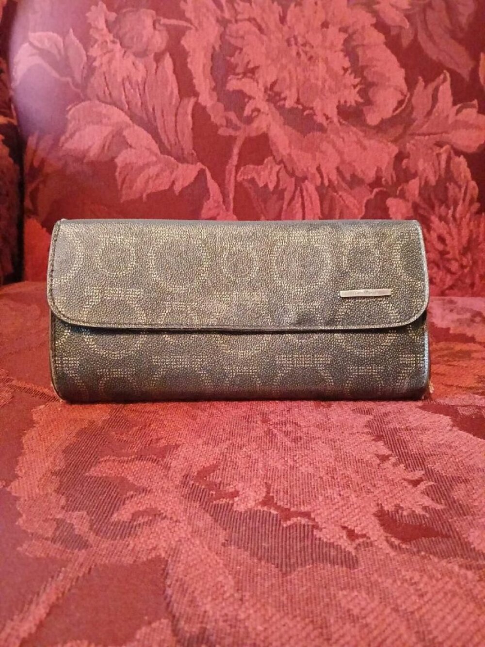 Salvatore Ferragamo Gancini Flap Continental Long wallet Gray as is